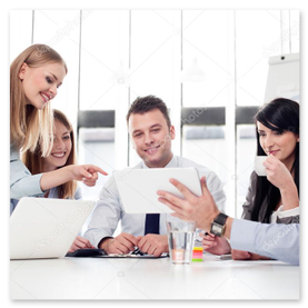 Drużyna w spersonalizowanych strojach